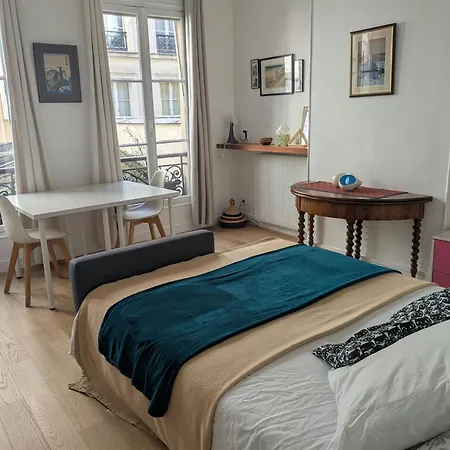 Charming - Famous Marais Neighborhood Apartment Paris